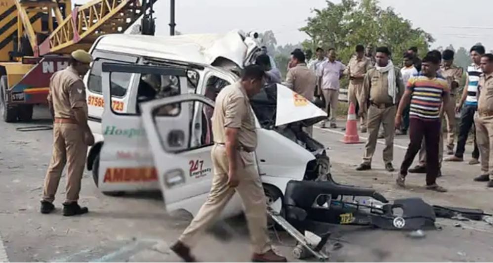 উত্তর প্রদেশে অ্যাম্বুলেন্স-ট্রাক সংঘর্ষে নিহত ৭