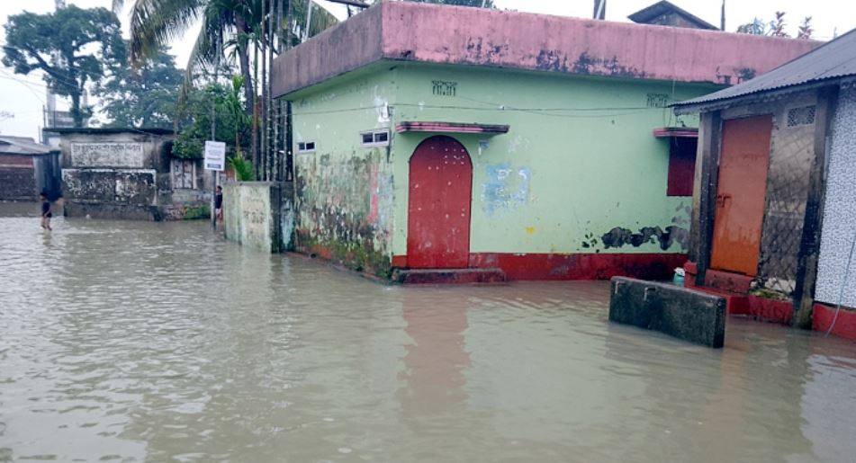 সুনামগঞ্জে ফের বন্যা, পানিবন্দি ১০ হাজার মানুষ