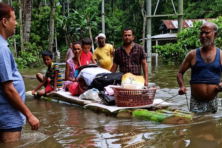 আসামে বন্যায় নিহত বেড়ে ৭১, ক্ষতিগ্রস্ত ৪২ লাখ মানুষ