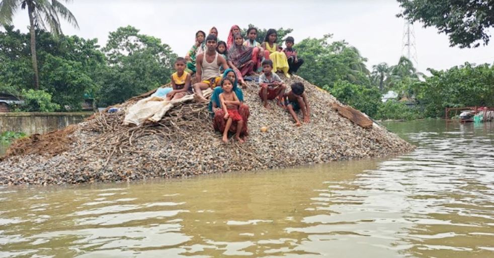 নেত্রকোনায় ১২ লাখ মানুষ পানিবন্দি