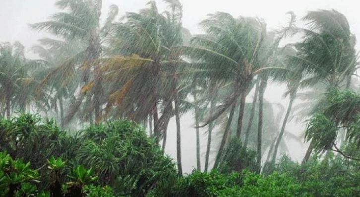 ৪৫ থেকে ৮০ কিলোমিটার বেগে ঝড়ের আভাস
