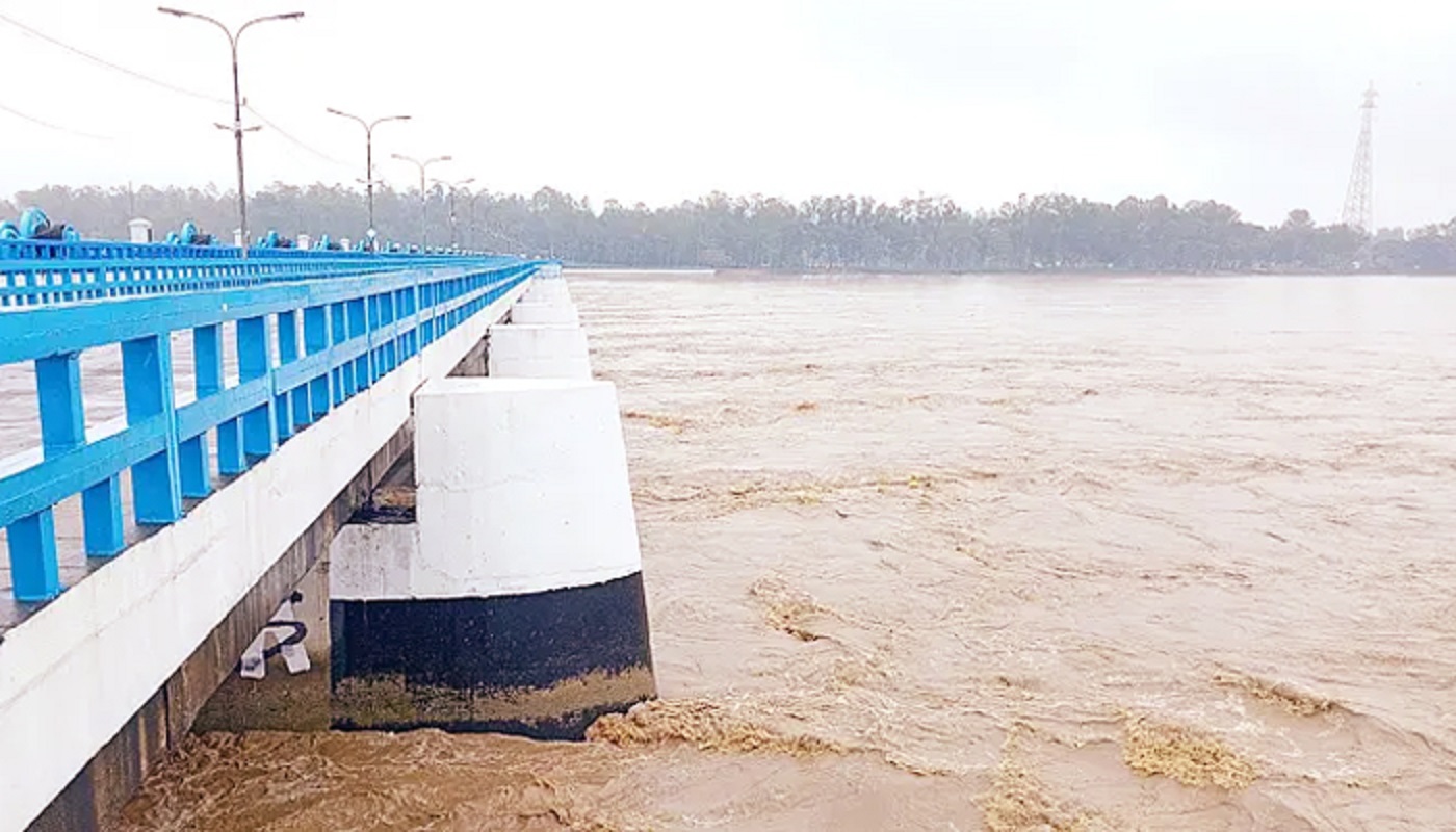 তিস্তার পানি বিপৎসীমার ওপরে, বন্যার শঙ্কা