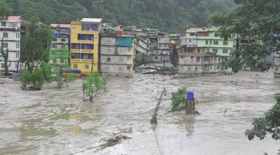 সিকিমে আকস্মিক বন্যায় নিহত ১০, নিখোঁজ ৮২