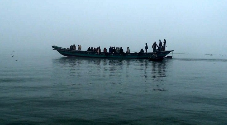 নারায়ণগঞ্জের মেঘনায় নৌকাডুবি, চার শিশুসহ নিখোঁজ ৬