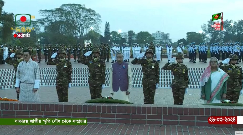 স্বাধীনতা দিবসে স্মৃতিসৌধে রাষ্ট্রপতি-প্রধানমন্ত্রীর শ্রদ্ধা