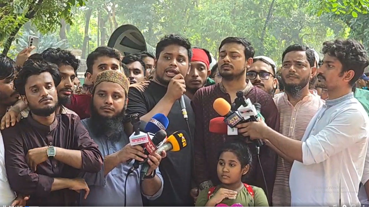 আওয়ামী লীগ নিষিদ্ধের দাবিতে বাদ জুমা বড় জমায়েতের ডাক হাসনাতের