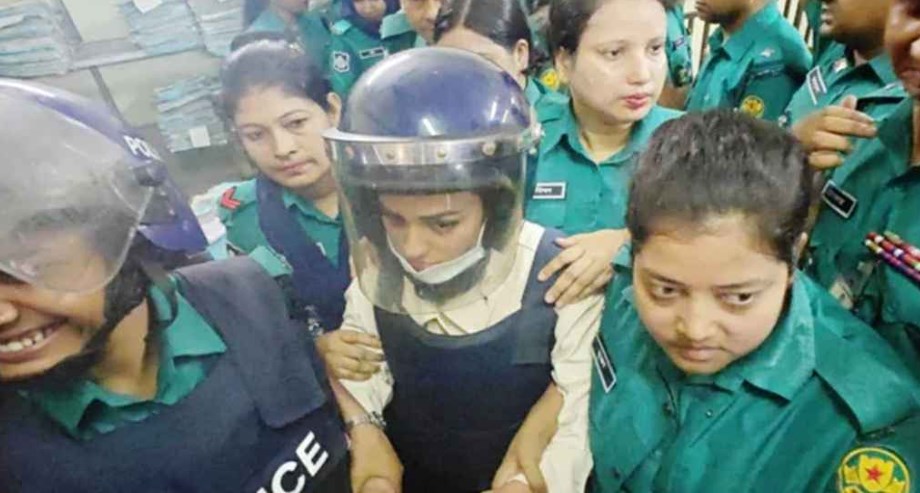কাঠগড়ায় কান্নায় ভেঙে পড়েন নুসরাত ফারিয়া