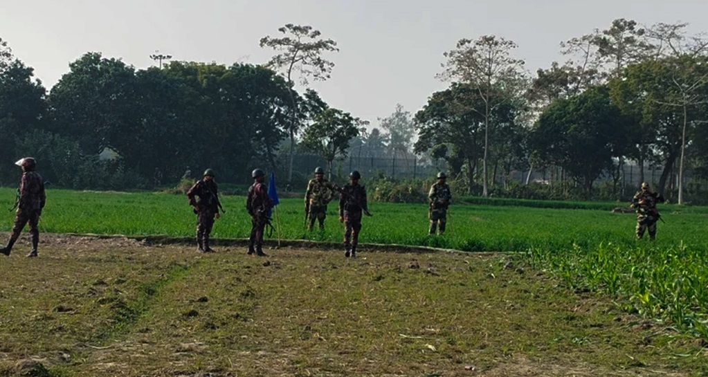 লাইট বন্ধ করে নো ম্যানস ল্যান্ডে ড্রেন নির্মাণের চেষ্টা, বিজিবির বাধায় সরে গেলো বিএসএফ
