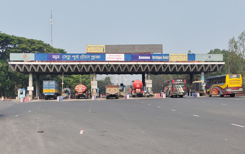 যমুনা সেতু দিয়ে ৩৩ হাজার যানবাহন পারাপার, টোল আদায় ২ কোটি ৮৬ লাখ টাকা