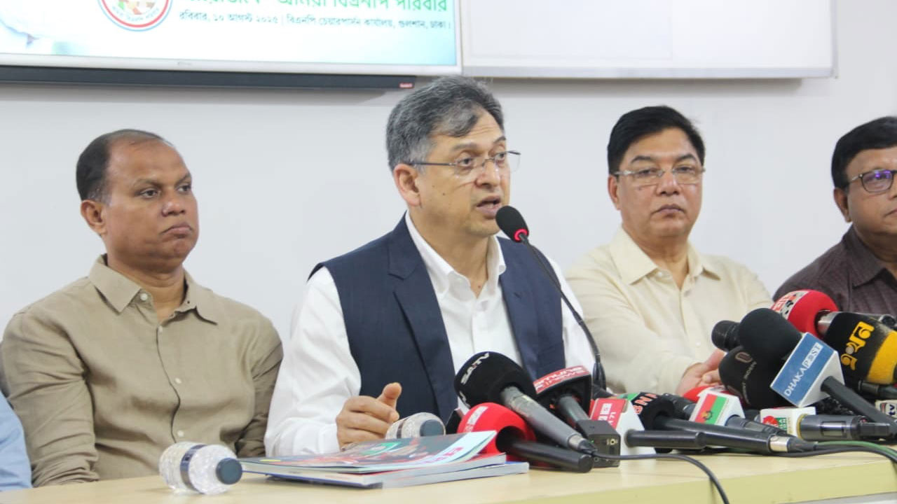 ৩৬ দিনের আন্দোলনে ফ্যাসিবাদের পতন হয়নি: সালাহউদ্দিন আহমেদ