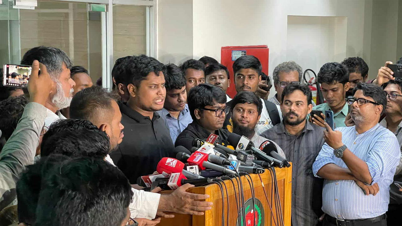 রুমিন ফারহানা বিএনপির ‘আ.লীগ বিষয়ক সম্পাদক’ : হাসনাত আবদুল্লাহ