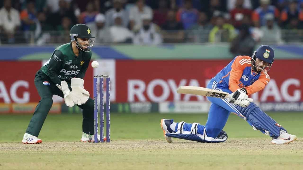 শেষ ওভারের রোমাঞ্চে পাকিস্তানকে হারিয়ে নবম শিরোপা জিতল ভারত