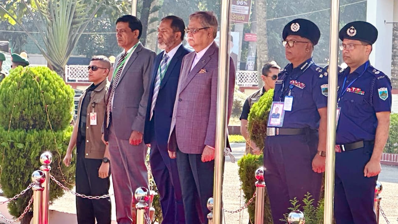 দুই দিনের সফরে পাবনায় পৌঁছেছেন রাষ্ট্রপতি