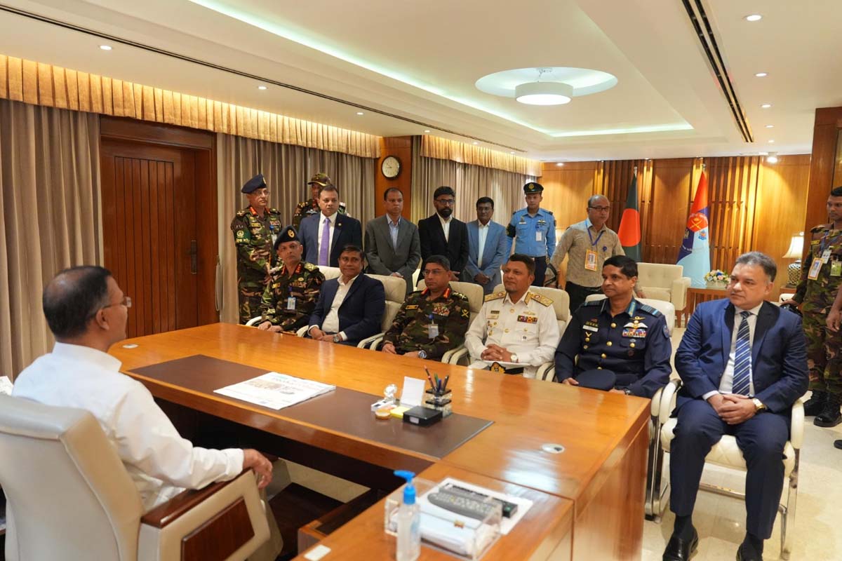 প্রথমবারের মতো সশস্ত্র বাহিনী বিভাগে অফিস করলেন তারেক রহমান