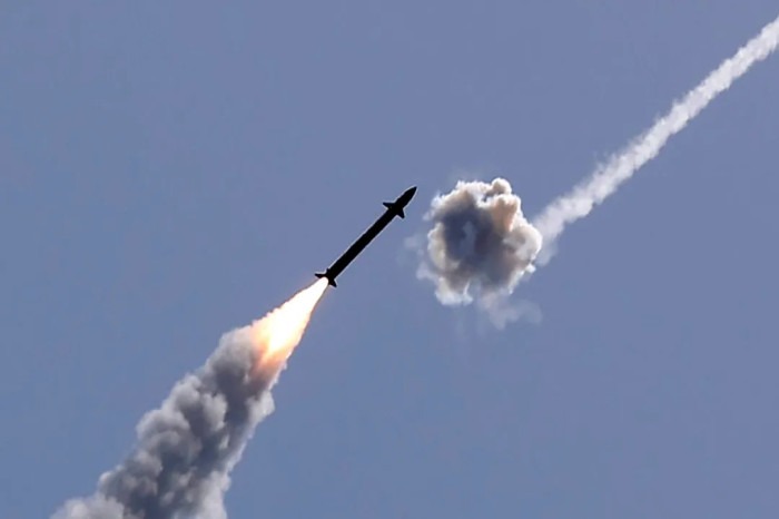 ইরানে ক্ষেপণাস্ত্র হামলা চালিয়েছে ইসরায়েল