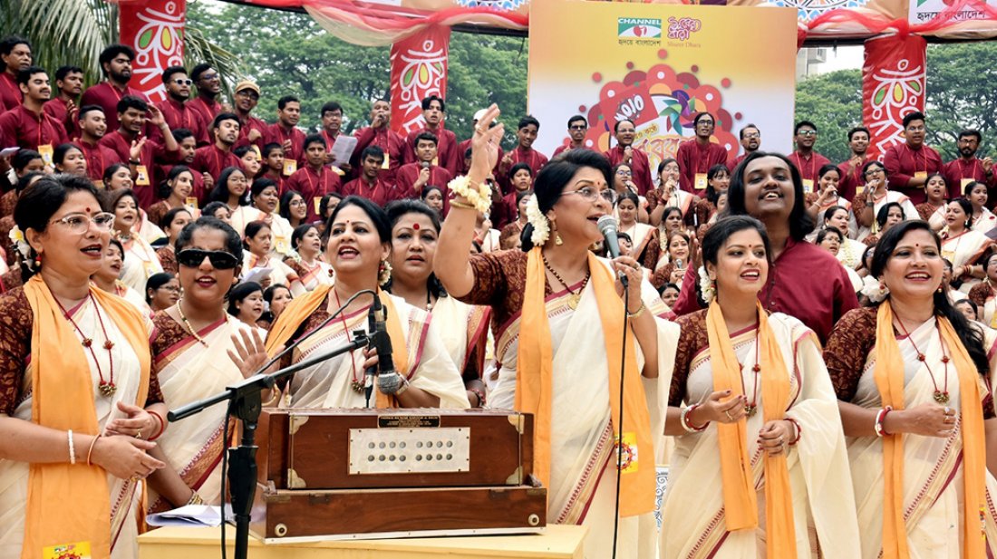 রবীন্দ্র সরোবরে হাজার কণ্ঠে বর্ষবরণ