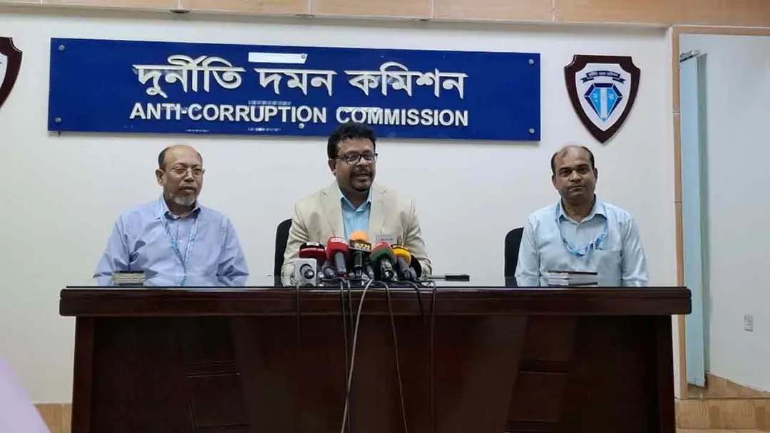 বেনজীরের মুক্তি নিয়ে আনুষ্ঠানিক তথ্য নেই, গাফিলতির অভিযোগ অস্বীকার দুদকের