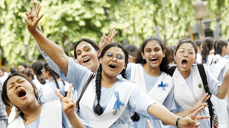 এসএসসির ফলে জিপিএ-৫ নয়, মাঝারি ফলেই বেশি শিক্ষার্থী