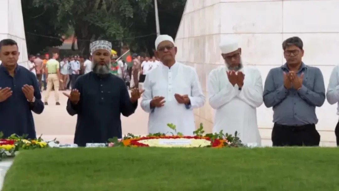 জিয়াউর রহমান ও খালেদা জিয়ার সমাধিতে নবনির্বাচিত রাষ্ট্রপতির শ্রদ্ধা