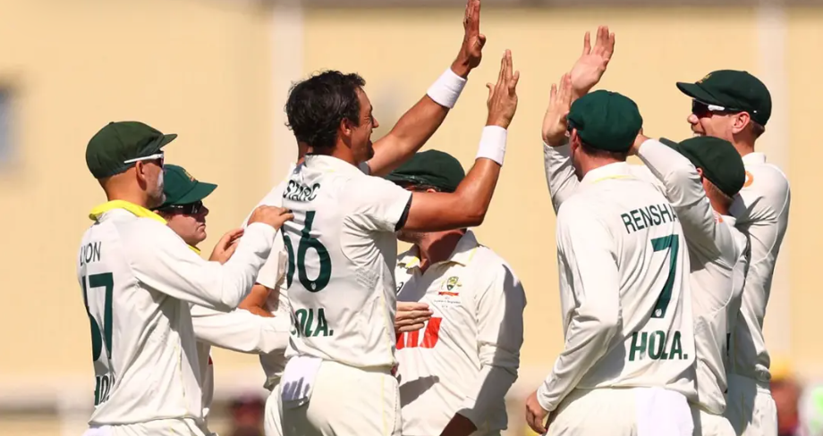 স্টার্কের তাণ্ডবে ৬৪ রানে অলআউট বাংলাদেশ