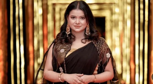 অভিনয় ভালোবাসেন, তবে যে শর্তে কাজ করতে চান শবনম ফারিয়া