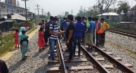 কুমিল্লায় ট্রেনে কাটা পড়ে ৩ যুবক নিহত