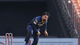 আইপিএল ইতিহাসে লজ্জার রেকর্ড গড়লেন রশিদ খান