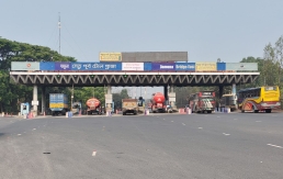 যমুনা সেতু দিয়ে ৩৩ হাজার যানবাহন পারাপার, টোল আদায় ২ কোটি ৮৬ লাখ টাকা