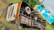 বাস-কাভার্ডভ্যানের সংঘর্ষে বাবা-ছেলেসহ নিহত ৩, আহত ১০