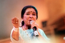মারা গেছেন কিংবদন্তী সঙ্গীতশিল্পী আশা ভোঁসলে