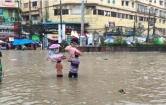 টানা বৃষ্টিতে চট্টগ্রামে জলাবদ্ধতা, বাড়ছে জনদুর্ভোগ