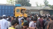 লালমনিরহাটে অটোরিকশায় ট্রাকের ধাক্কা, নিহত বেড়ে ৪