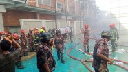 গাজীপুরে ওষুধ কারখানার আগুন ৪ ঘণ্টা পর নিয়ন্ত্রণে