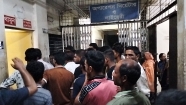 পরকীয়ায় ক্ষিপ্ত হয়ে গলায় ছুরিকাঘাত, বাঁচানো গেল না স্ত্রীকে
