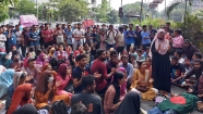জবি শিক্ষক-শিক্ষার্থীদের গণঅনশন শুরু