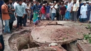 চাঁদপুরে ড্রেনের গ্যাস বিস্ফোরণ, মা-ছেলেসহ আহত ৩
