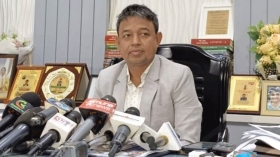 অবরোধ ডেকে পালিয়ে থাকা রাজনৈতিক কর্মসূচি হতে পারে না: হারুন
