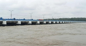তিস্তার পানি বিপৎসীমার ওপরে, খোলা হলো সব জলকপাট