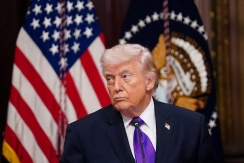 ইরান যুদ্ধে কূল-কিনারা পাচ্ছেন না ট্রাম্প, খুঁজছেন বের হওয়ার পথ